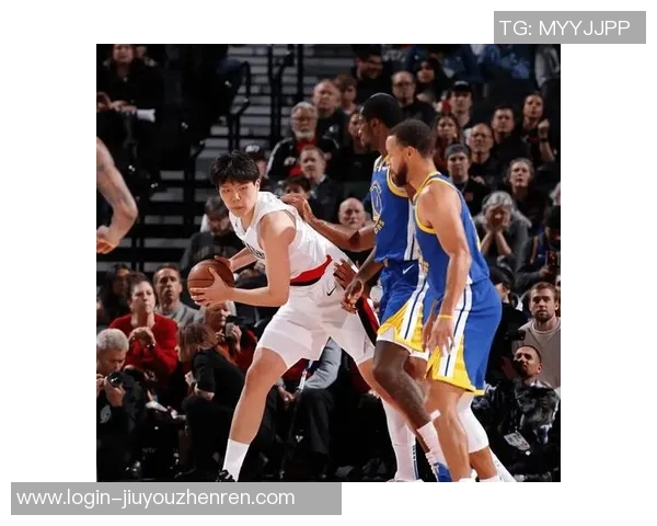 蓝光开拓者与雄鹿激战正酣谁能在这场对决中笑到最后